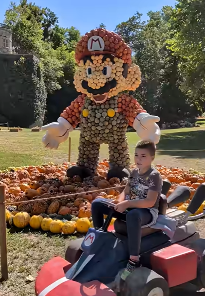Super Mario realizzato con le zucche alla Festa delle zucche di Ludwigsburg